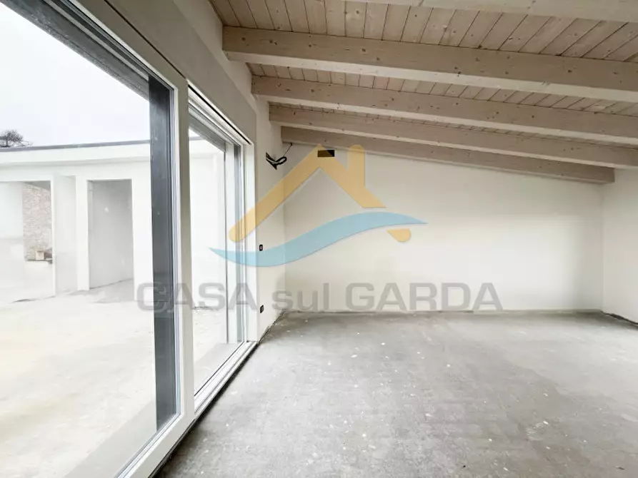 Immagine 3 di Appartamento in vendita  in Via Bell'Italia a Peschiera Del Garda