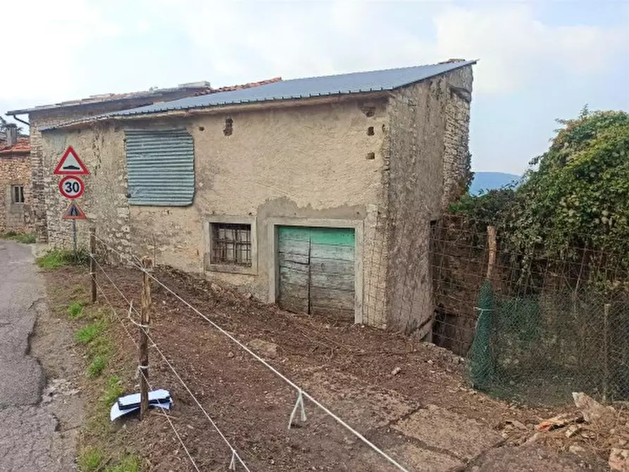 Immagine 3 di Rustico / casale in vendita  in Contrada Lonico a Cerro Veronese