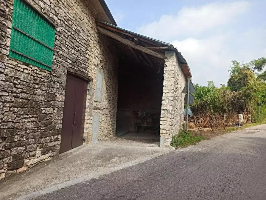 Immagine 6 di Rustico / casale in vendita  in Contrada Lonico a Cerro Veronese