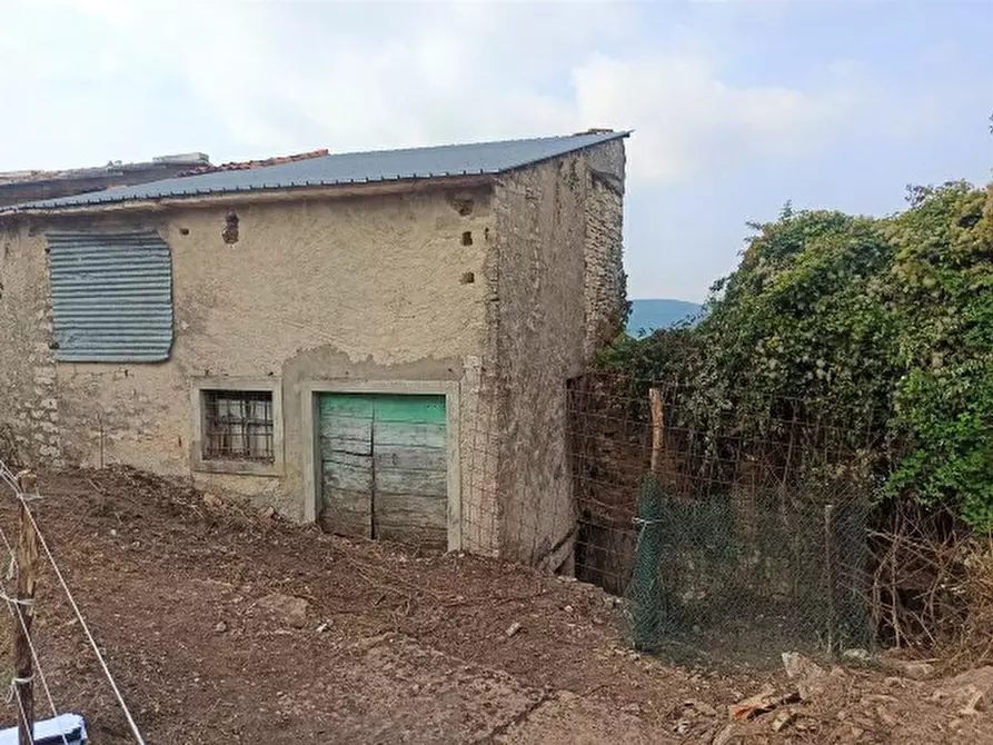 Immagine 11 di Rustico / casale in vendita  in Contrada Lonico a Cerro Veronese