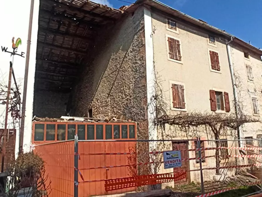 Immagine 1 di Rustico / casale in vendita  in Contrada Foldruna a Cerro Veronese