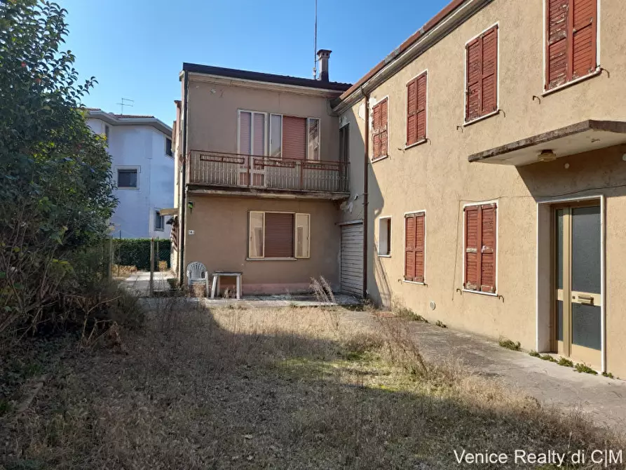 Immagine 1 di Casa bifamiliare in vendita  in via del parco a Venezia