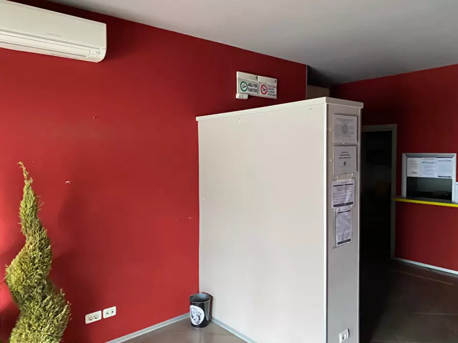 Immagine 6 di Negozio in affitto  in VIA CANOVA a Firenze