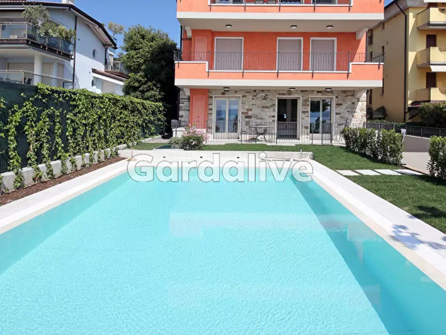 Immagine 2 di Appartamento in vendita  a Sirmione