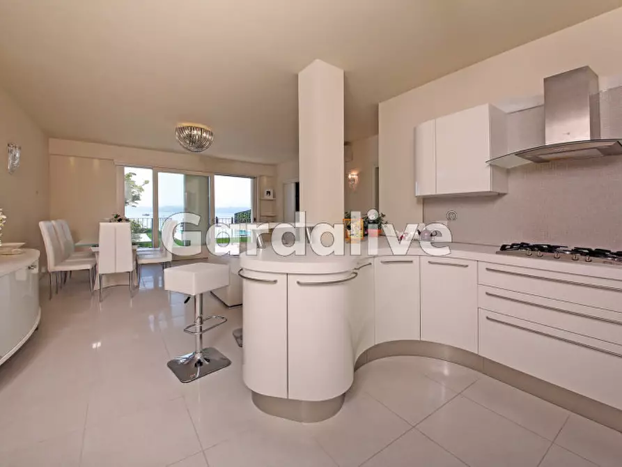 Immagine 7 di Appartamento in vendita  a Sirmione