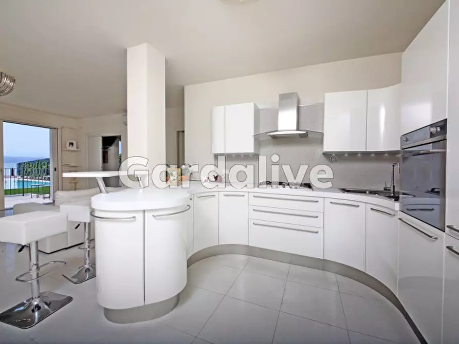 Immagine 8 di Appartamento in vendita  a Sirmione