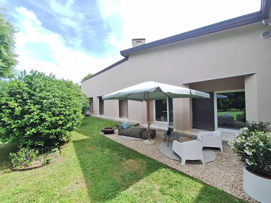 Immagine 8 di Villa in vendita  a Rovigo