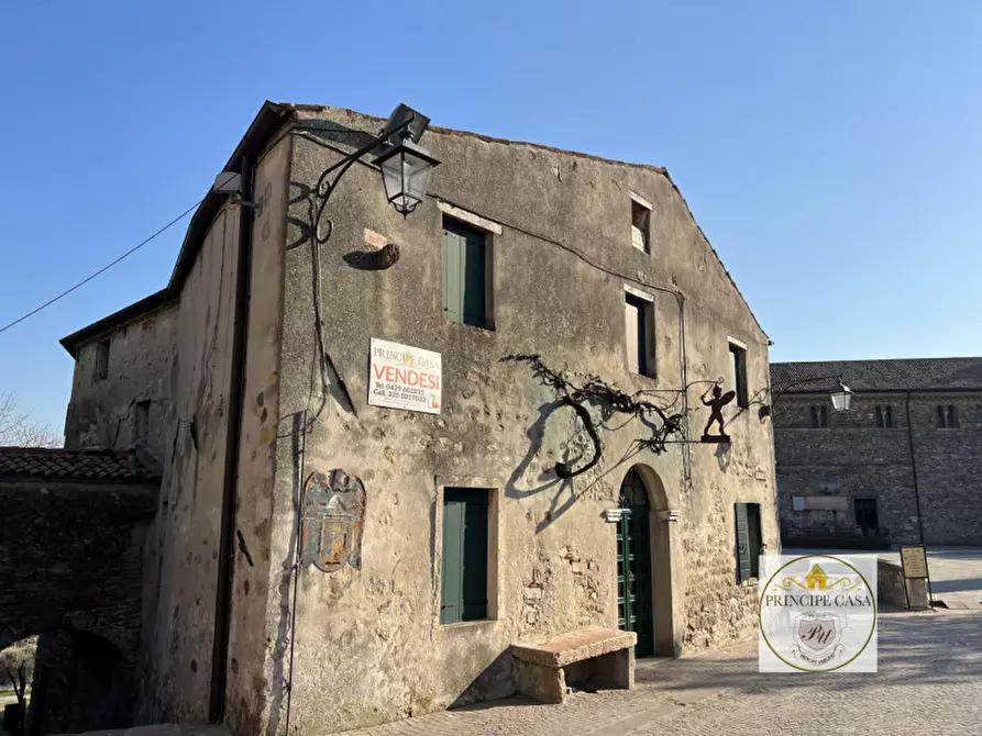 Immagine 1 di Casa indipendente in vendita  in piazza Petrarca a Arqua' Petrarca