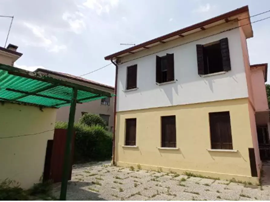 Immagine 5 di Casa indipendente in vendita  in Via Pioveghetto a Padova