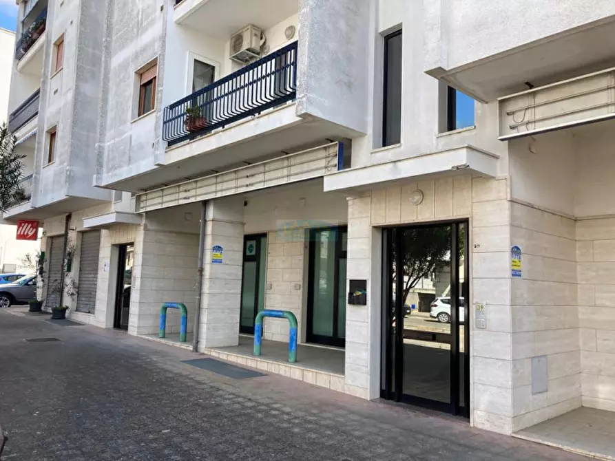 Immagine 5 di Ufficio in affitto  in Viale Aldo Moro a Ceglie Messapico