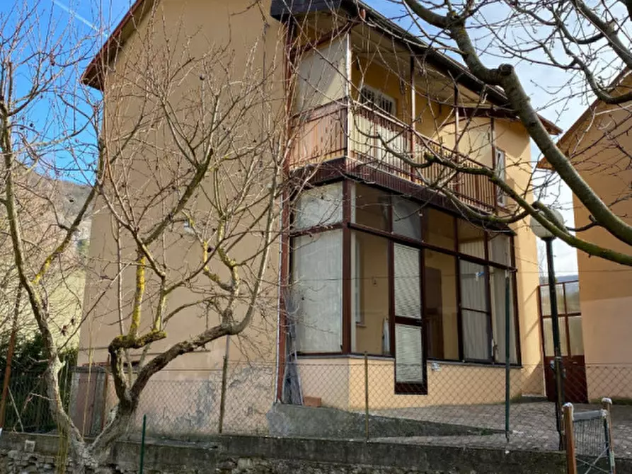 Immagine 1 di Villa in vendita  in Via Ca' Dorello a Vergato