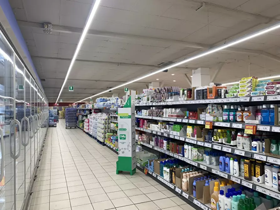 Immagine 1 di Attività commerciale in vendita  in Via del Destriero 19 a Trieste