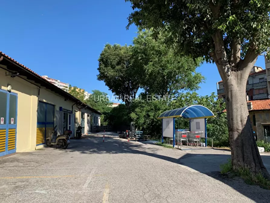 Immagine 2 di Attività commerciale in vendita  in Via del Destriero 19 a Trieste