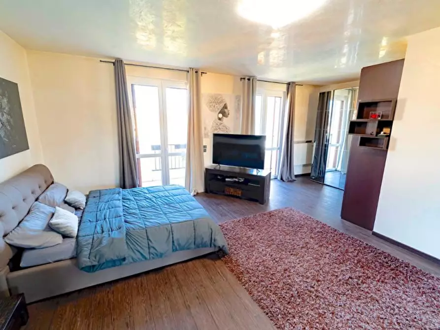 Immagine 4 di Villa in vendita  in Via Frassino a Peschiera Del Garda