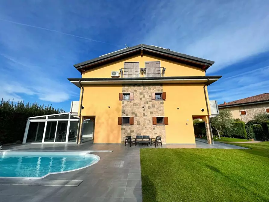 Immagine 9 di Villa in vendita  in Via Frassino a Peschiera Del Garda
