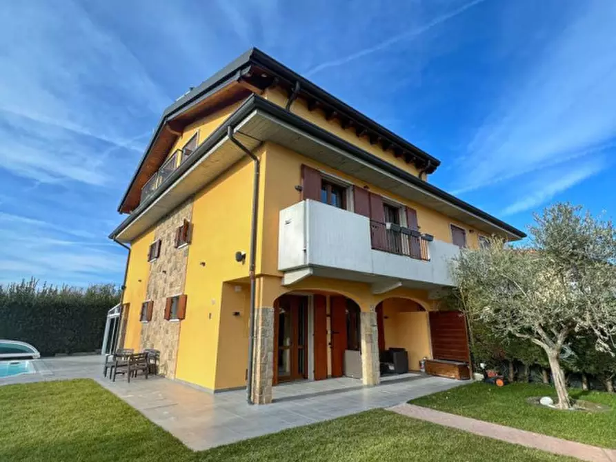 Immagine 10 di Villa in vendita  in Via Frassino a Peschiera Del Garda
