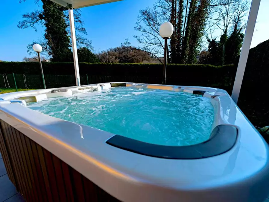 Immagine 11 di Villa in vendita  in Via Frassino a Peschiera Del Garda