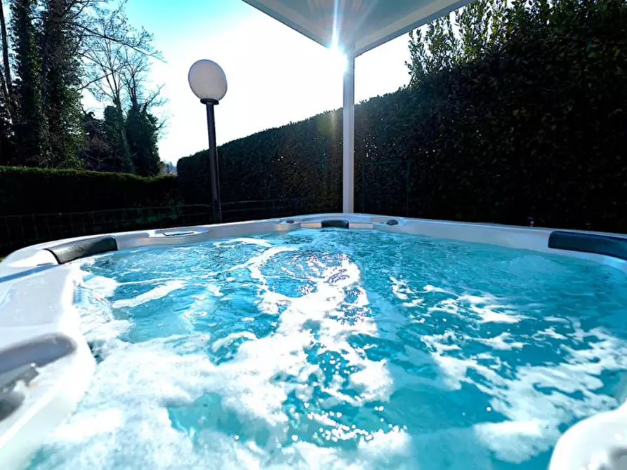 Immagine 12 di Villa in vendita  in Via Frassino a Peschiera Del Garda