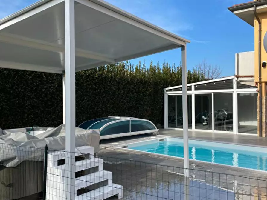 Immagine 13 di Villa in vendita  in Via Frassino a Peschiera Del Garda