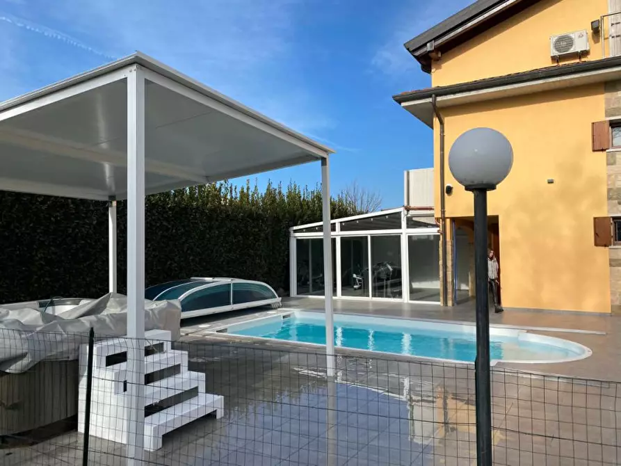 Immagine 14 di Villa in vendita  in Via Frassino a Peschiera Del Garda