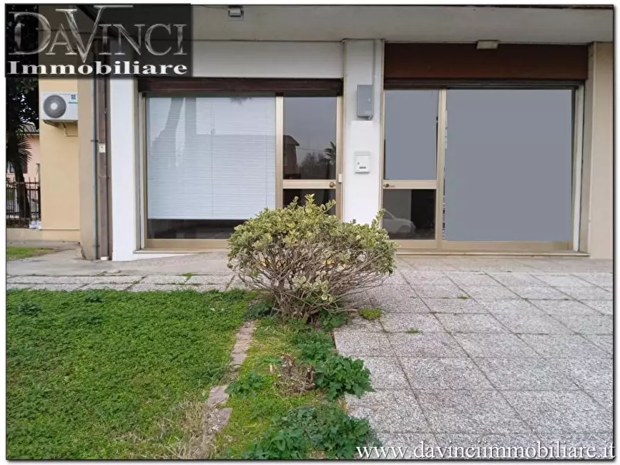 Immagine 1 di Negozio in affitto  in Vigonovo, Via Da Vinci 5 a Sant'angelo Di Piove Di Sacco