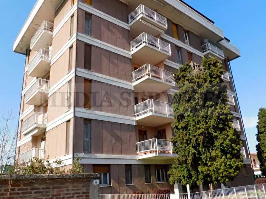 Immagine 3 di Appartamento in vendita  in via XI Febbraio n° 16 a Sannazzaro De' Burgondi