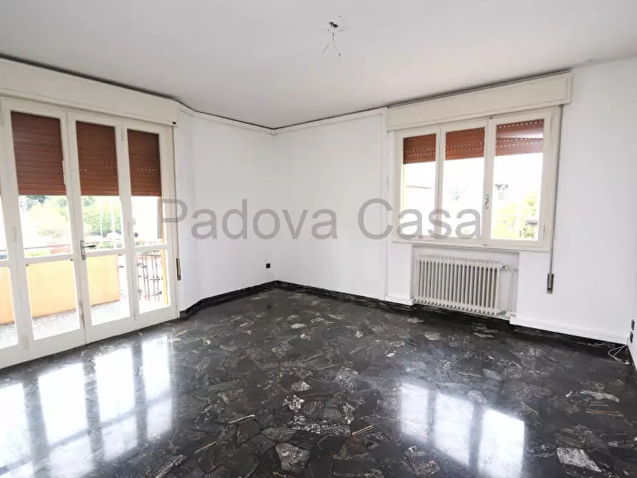 Immagine 1 di Appartamento in vendita  a Padova