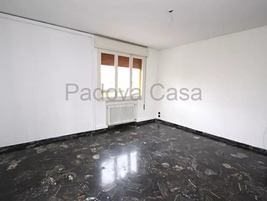 Immagine 2 di Appartamento in vendita  a Padova