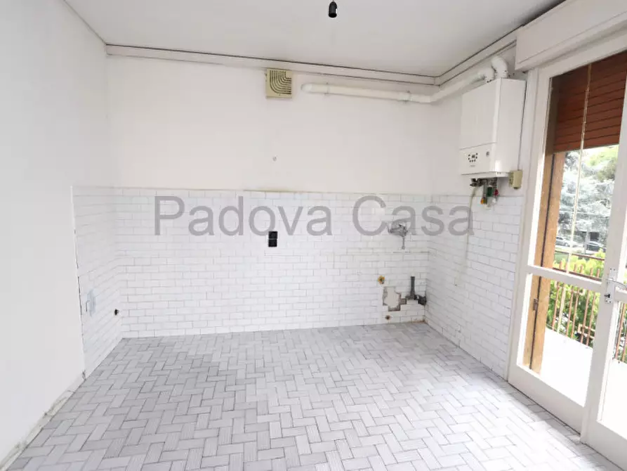 Immagine 4 di Appartamento in vendita  a Padova