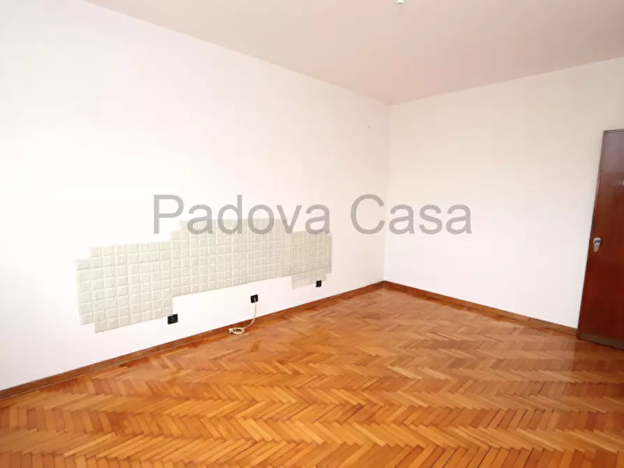 Immagine 8 di Appartamento in vendita  a Padova