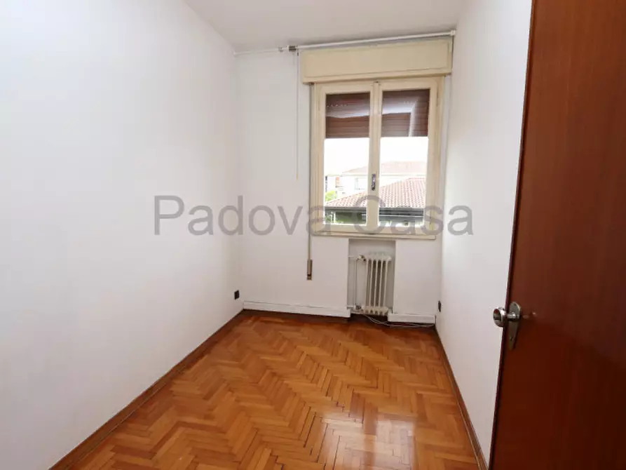 Immagine 11 di Appartamento in vendita  a Padova