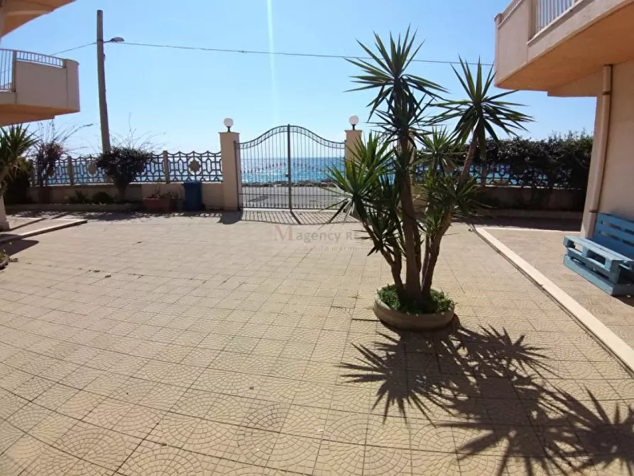 Immagine 2 di Appartamento in vendita  a Bova Marina