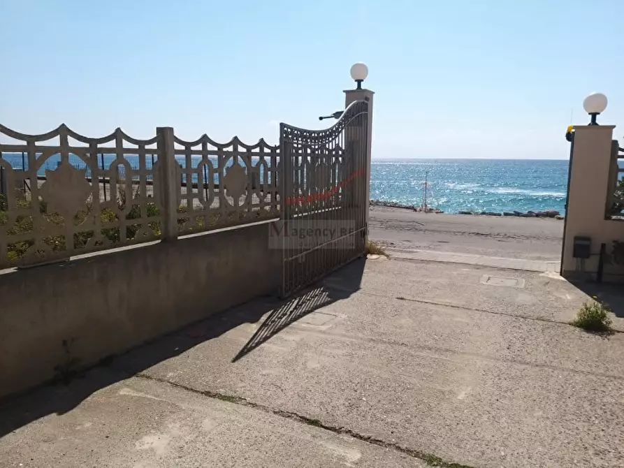 Immagine 5 di Appartamento in vendita  a Bova Marina