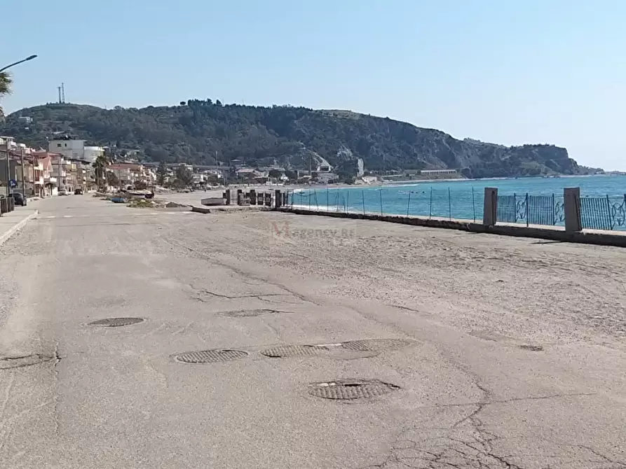 Immagine 7 di Appartamento in vendita  a Bova Marina