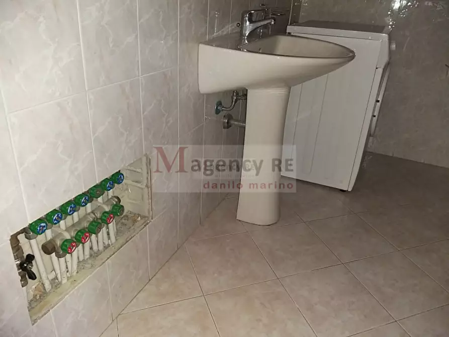 Immagine 21 di Appartamento in vendita  a Bova Marina