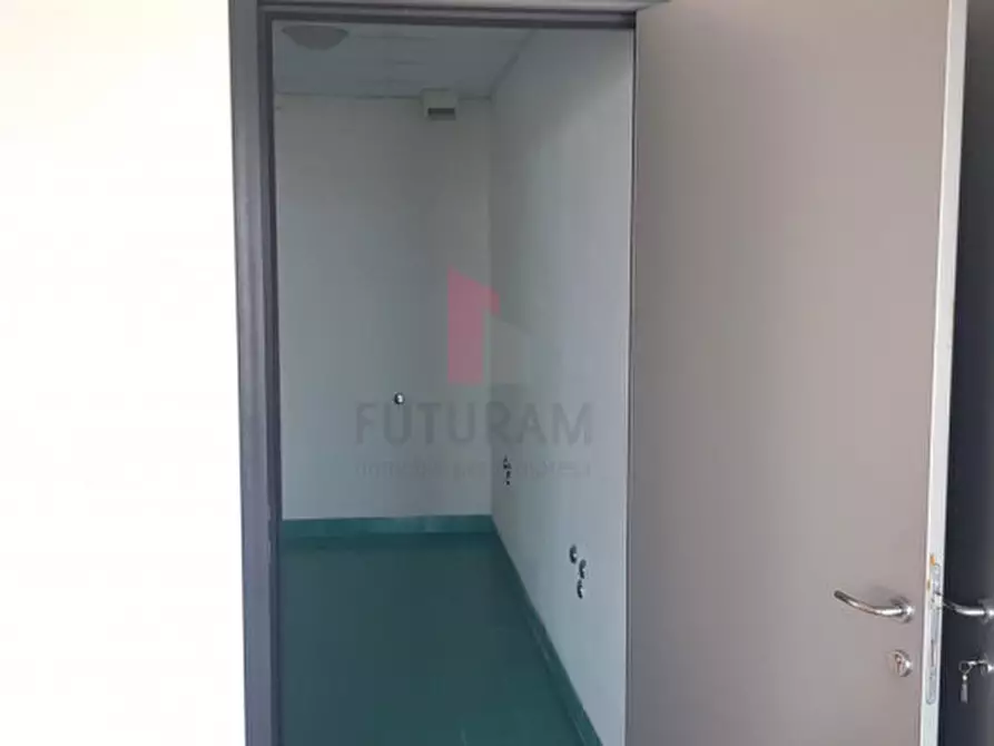 Immagine 10 di Ufficio in affitto  in VIALE DEGLI SCLAIGERI a Vicenza