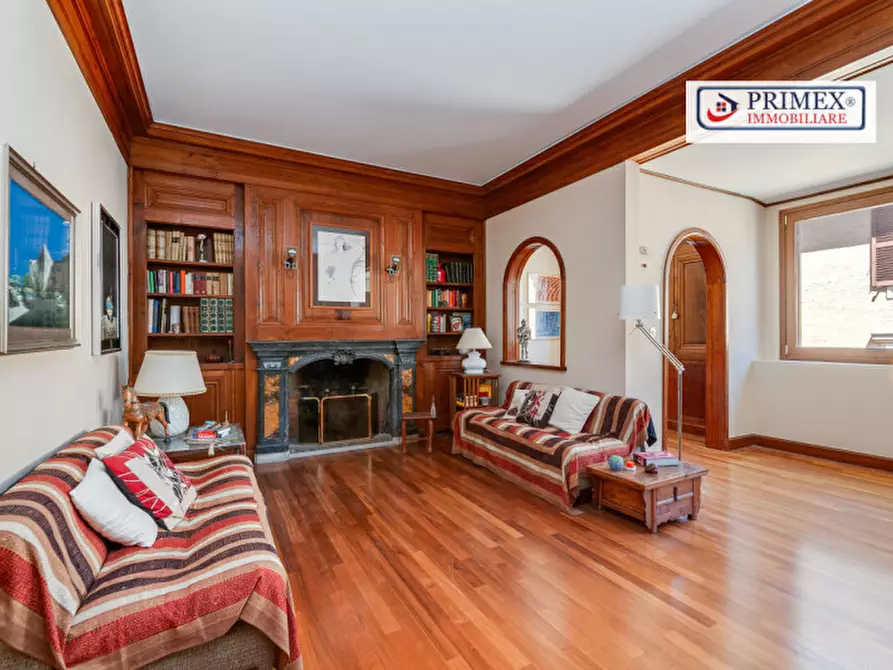 Immagine 16 di Appartamento in vendita  in via del Governo Vecchio a Roma