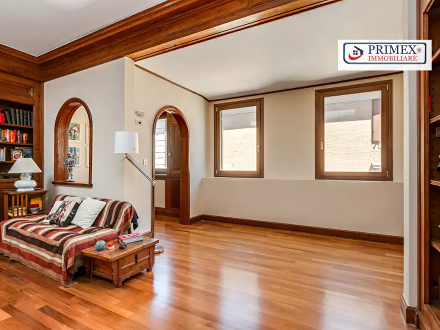 Immagine 18 di Appartamento in vendita  in via del Governo Vecchio a Roma