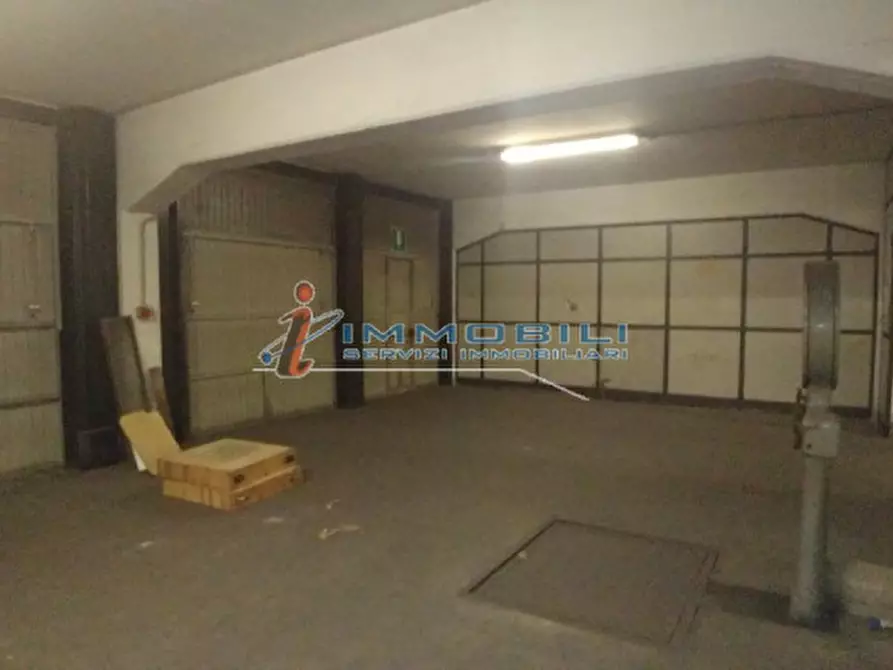 Immagine 11 di Magazzino in affitto  in VIA MECENATE a Milano
