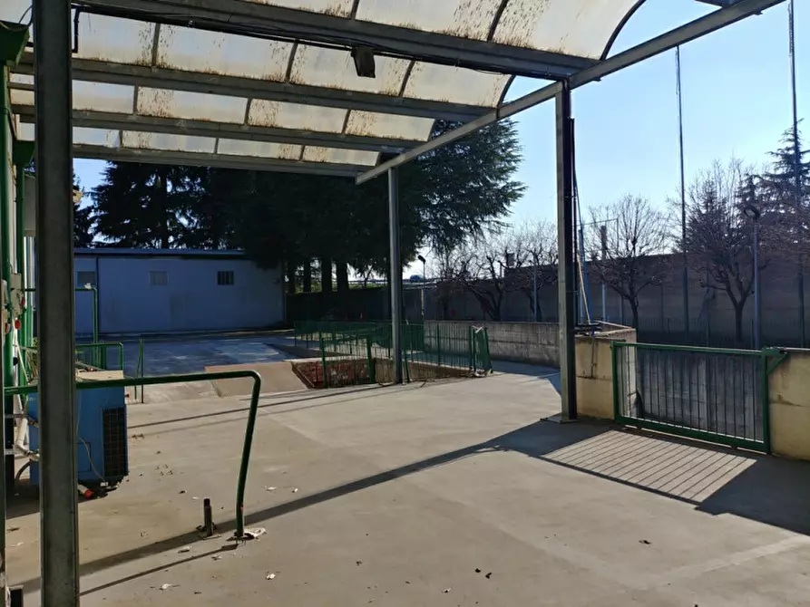 Immagine 19 di Magazzino in affitto  in VIA PER VIMERCATE a Usmate Velate