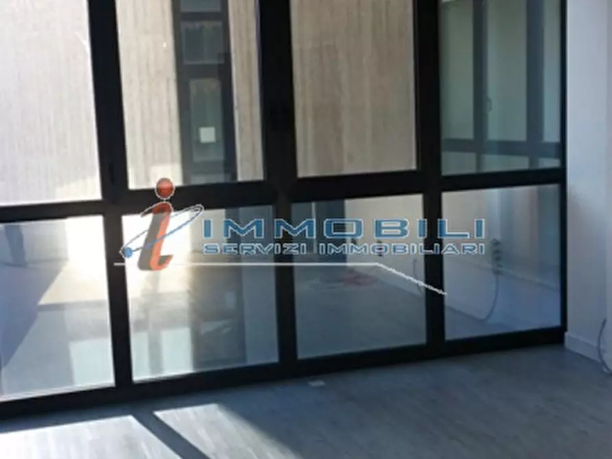 Immagine 2 di Ufficio in affitto  in VIA SILE a Milano
