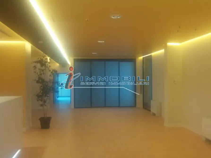 Immagine 4 di Ufficio in affitto  in VIA SILE a Milano