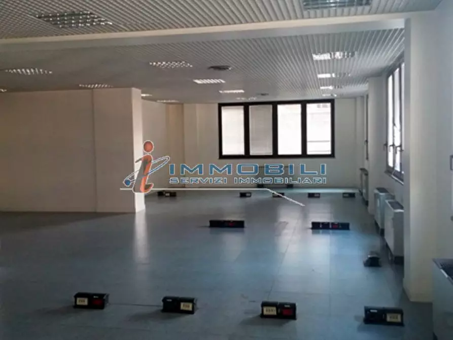 Immagine 9 di Ufficio in affitto  in VIA SILE a Milano