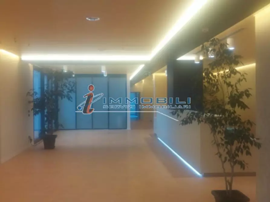Immagine 5 di Ufficio in affitto  in VIA SILE a Milano