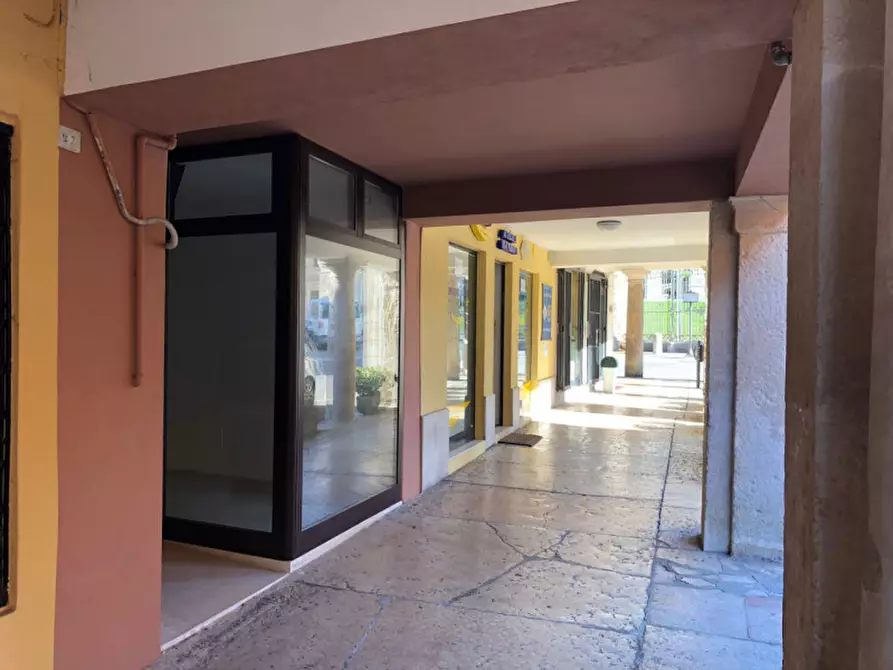 Immagine 4 di Negozio in affitto  in Via Ognibene a Lonigo