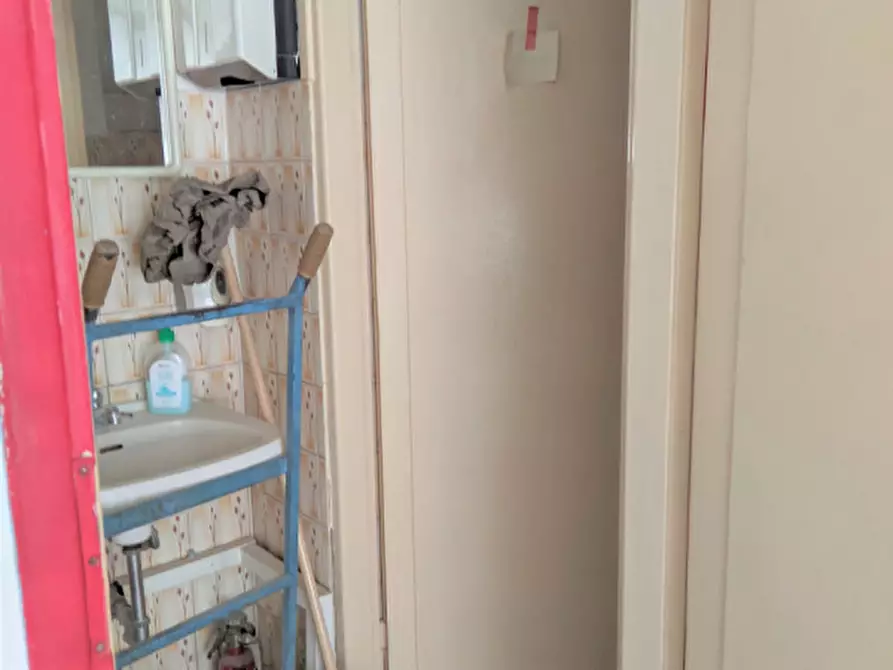 Immagine 4 di Garage in vendita  in Via Zeffiro Massa a San Remo