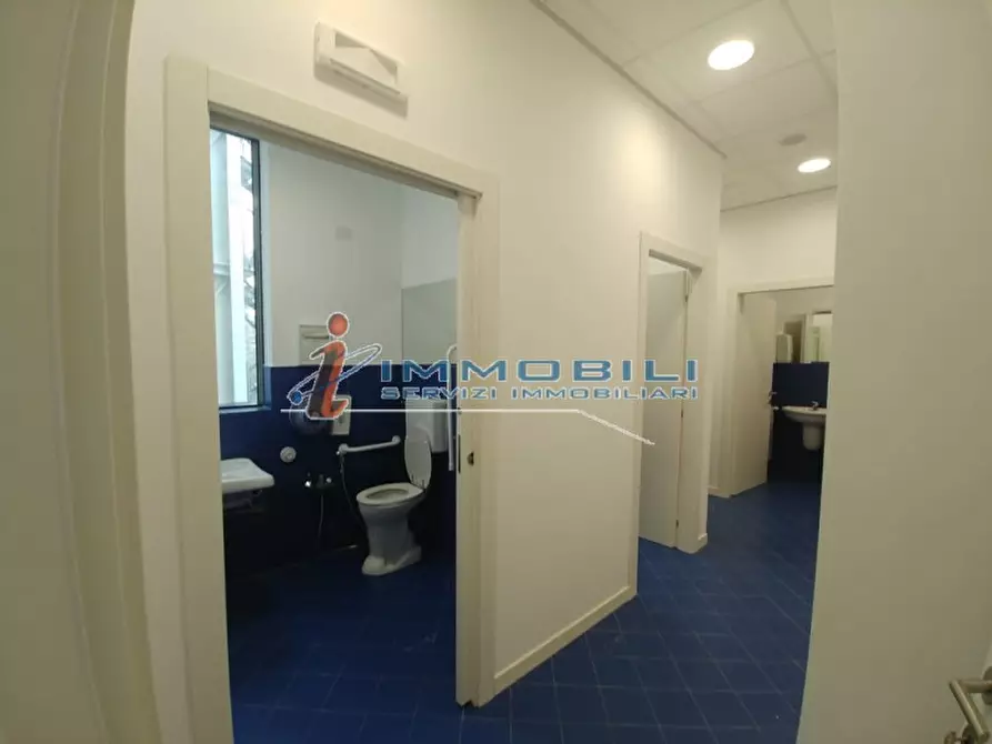 Immagine 8 di Ufficio in affitto  in VIA KULISCIOFF ANNA a Milano