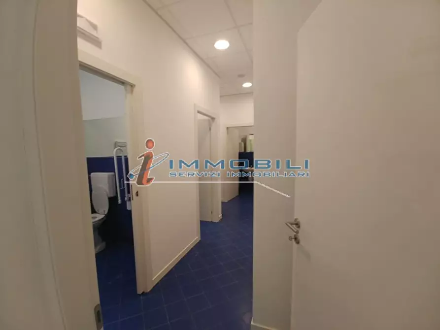 Immagine 9 di Ufficio in affitto  in VIA KULISCIOFF ANNA a Milano