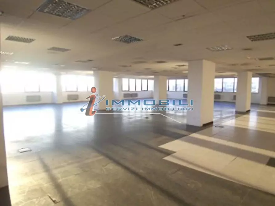 Immagine 24 di Ufficio in affitto  in VIA KULISCIOFF ANNA a Milano