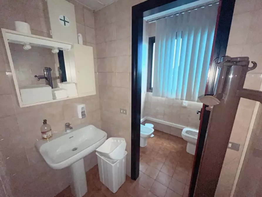 Immagine 13 di Ufficio in vendita  a Padova